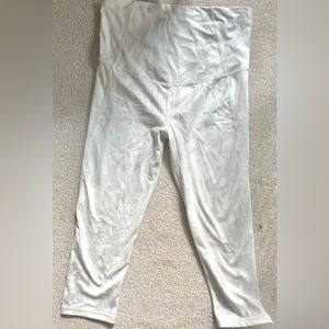 Gap Maternity Crop pants- White Camouflage